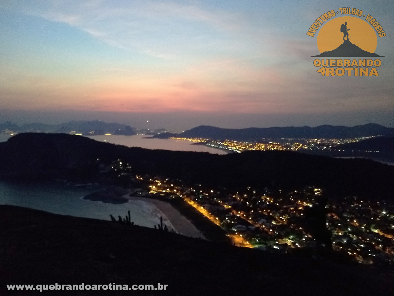 Costão de Itacoatiara a Noite