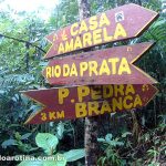 sinalização para o pico da pedra branca