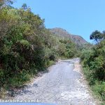estrada para o pico da caledonia